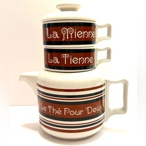Vintage “Le Thé Pour Deux” Stacking Teapot Set – Japan – 1970s/1980s